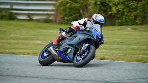 R7 | 663 followers on linkedin. First Ride Why The 2022 Yamaha Yzf R7 May Have Just Saved Sportbikes Robb Report