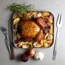 Supertoinette Sur Instagram Poulet Roti Et Pommes De Terre Ingredients 1 5 Kg De Pommes De Terre 1 Poulet 1 3 Kg Environ 50 G De B Food Turkey Meat