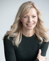 Kerri Clarke's Instagram, Twitter & Facebook