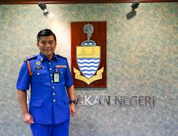 The malaysia civil defence force ( malay: Service With Honour Buletin Mutiara