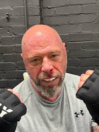 In this HOT weather which is life threatening for our HOMELESS, John Beard  is stepping back into the ring to raise money for our HOMELESS. Less than a  week to go, there