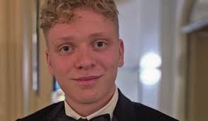 ABENTEUER PRAKTIKUM: JOBCHANCE ODER KOPIERTRANCE?