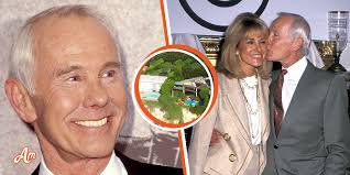 Johnny Carson Secretly Married His Young Wife in $9M Mansion — She Stayed  with Him until the End Fighting against His Lung Disease