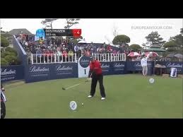 Anyone who saw louis oosthuizen's name atop the leaderboard at the end of the day friday and even oosthuizen, whose friends nicknamed him shrek because of the gap he has in his teeth. Louis Oosthuizen S 500 Yard Drive Youtube
