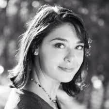 Larissa Boger's Instagram, Twitter & Facebook