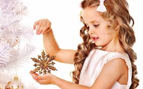 No matter your little girl's look, we've got the perfect girls' christmas dresses for this year's festivities. Cute Christmas Hairstyles For Little Girls Charming Ideas For Your Princess