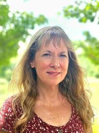 Jess Gray's Instagram, Twitter & Facebook