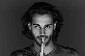 In 2015, tamberi broke the italian high jump record twice—first with a jump of 2.34 m in cologne, and second with a 2.37 m in eberstadt, where he was second behind derek drouin.he later finished 8th at the 2015 world championships in beijing with a. Massimo Rispetto Per Gianmarco Tamberi Sprintnews It