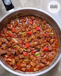 Bumbu sambal ini sering dijadikan pelengkap untuk pecel sayur, pecel lele, bahkan jadi cocolan tempe goreng. Sambal Goreng Daging Enak Dan Mantap Bisa Untuk Stock Berbulan Bulan Resep Spesial