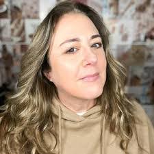 Kristen Weir's Instagram, Twitter & Facebook