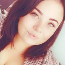 Stacey Moffitt's Instagram, Twitter & Facebook