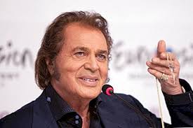 Engelbert humperdinck was born on may 2, 1936 in madras, madras presidency, british india as arnold george dorsey. Engelbert Humperdinck Nettowert July 2021