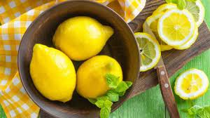 Le jus de citron est promu comme boisson désintoxiquante et naturelle. Regime Citron Ou Cure De Citron Est Ce Que Le Jus De Citron Fait Il Maigrir