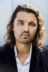 Premiere: Moses Mikheyev Releases 'Black Sky, White Moon'