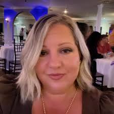 Do venomous snakes swim