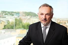 Today, croatia's supreme court upheld its earlier verdict against ivo sanader, prime minister of croatia between 2003 and 2009, and zsolt hernádi, . Hernadi Zsolt Valami Ujat Kell Mutatnunk Nrgreport