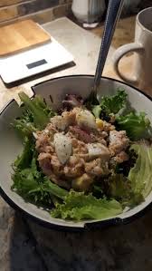 Salade Au Thon Remake Sante Des Hot Dog Au Thon De Maman Melanger Dans Un Bol Allant Au Four 1 Oeuf Food Chicken Meat
