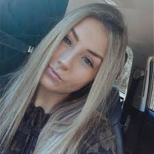 Karli Brown (@karlib02)