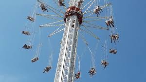 Dat zal deze zomer wederom het geval zijn. Bezoekers Vast In Kapotte Megazweefmolen Op Tilburgse Kermis Binnenland Ad Nl