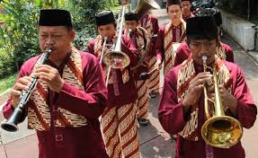 Tanjidor biasanya dimainkan oleh 7 sampai 10 orang pemain musik. 15 Alat Musik Tanjidor Betawi Lengkap Dengan Gambar Haipedia Com