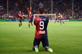 İtalya ekibi milan'ın polonyalı forveti krzysztof piatek, sergilediği performans ve attığı gollerle adından söz ettiriyor. Profiling Polish Starlet And Incoming Ac Milan Striker Krzysztof Piatek