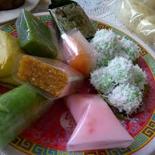 Jun 11, 2021 · udah lama pingin nyobain klepon cake, viral nya kapan bikin nya kapan 😅 gak apalah ya, baru ada bahan dan niat nya sekarang, rencana awal pingin bikin bolu kukus semangka ternyata paper cup nya sama cetakan nya gak pas, karena mama beli kelapa parut yang buat santan kebanyakan akhirnya aku buat bolu kukus santan pandan ini, bikin nya dah malam, maafkan photonya yang kurang jelas, dan bikin. Photos At Bakmi Jawa Pejompongan