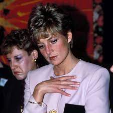 Fast vier jahre dauerte es, bis prinz charles und prinzessin diana nicht nur getrennte, sondern geschiedene leute waren. Lady Di Bruder Charles Spricht Jetzt Uber Die Traurige Kindheit Der Prinzessin Boulevard