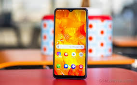 And if you ask fans on either side why they choose their phones, you might get a vague answer or a puzzled expression. Samsung Galaxy M10 Review User Interface And Performance