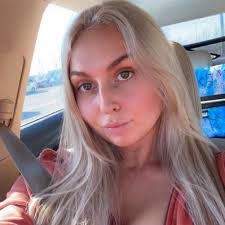 Lacey Edwards's Instagram, Twitter & Facebook