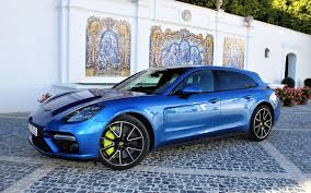 Porsche Panamera Turbo S E Hybrid Sport Turismo 2018 La Puissance Verte De Porsche Porsche Panamera Voiture Mercedes Voiture
