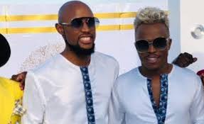 Summer is the time for outdoor events and celebrations, with themes that reflect the colourfulness and laid back vibe of the season. 30 Planners 280 Guests A 30 Tier Cake Somizi Hubby Share More Details On Their White Wedding Celeb Gossip News