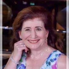 Robin Stucker's Instagram, Twitter & Facebook