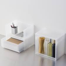 The little sparrow keeps your desk tidy by collecting paper clips to build his nest. Compact Life Muji