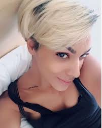 Mais de façon plus surprenante, benoit paire se livre aussi à coeur ouvert sur un chapitre important de sa vie : Who Is Benoit Paire S Girlfriend Tamara Marthe Famous French Singer Also Known As Shy M