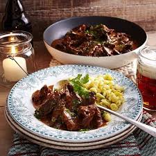 Basler Geschnetzeltes Mit Knopfle Rezept Lecker In 2020 Geschnetzeltes Rezept Knopfle Rezept Rezepte