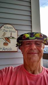 I am trying to find a place that will reframe a painting I have, I live in  North east Florida. I can't seem to locate a gallery anywhere.