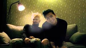 Einzigartige bekleidung zum thema g dragon von unabhängigen designern aus der. G Dragon X Taeyang In Paris 2014 Pictorial Records Screen Saver Youtube