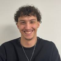 100+ profils pour “Amos”