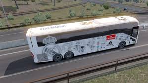 That's a humongous crowd showing out for the real madrid team bus. Real Madrid Skin Ets2 Mods
