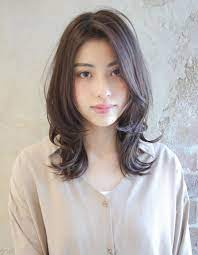 pin oleh aaa a c di 外はね potongan rambut pendek model rambut sedang gaya rambut