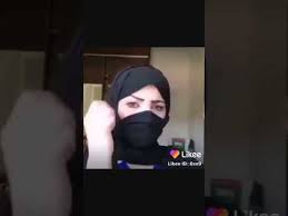 سعوديات بيتكلمو عن الجنس بالنقاب علي تيك توك و لايك Youtube In 2020 Classic Suit Youtube Classic