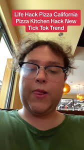 #fyp #foryoupage #ticktokhacks #ticktoktips #californiapizzakitchen #pizza  ##tipsandtricks #oliveoil #trends #hacks
