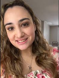 Is she the same extra?