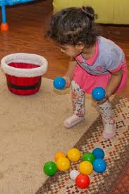 Toddler farm pigs painting activity using golf balls ». Scoop And Transfer Activity For Toddlers Hands On As We Grow