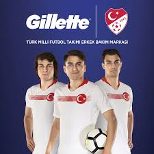 Milli takım ile ilgili günün öne çıkan gelişmelerini ve son dakika milli takım haberlerini türkiye'nin spor sitesi skorer'in bu kategorisi üzerinden takip edebilirsiniz. Gillette Mach3 Milli Takim Ozel Paketi Tiras Makinesi 4 Lu Fiyati