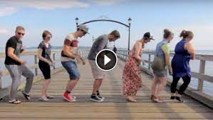 If This Doesnt Put You In A Good Mood Or At Least Put A Smile On Your Face Dont Worry Just Press Play Again Dance Videos People Dancing Singing Videos