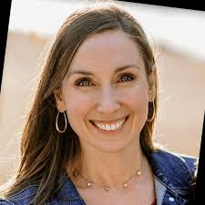 Anna Dellosa's Instagram, Twitter & Facebook