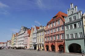 Natürlich ein besuch bei den schönsten holland sehenswürdigkeiten. Quermania Landshut Hauptstadt Von Niederbayern Bayern Sehenswurdigkeiten Urlaub Und Ausflug Quer Durch Deutschland