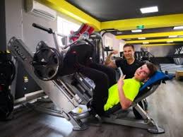 Contine o sala de aerobic, doua sali de fitness si bodybuilding dotate cu echipamente de fitness si cardio de ultima generatie si un cabinet de masaj. Sala De Fitness In Bucuresti Sector 1 Sportnici