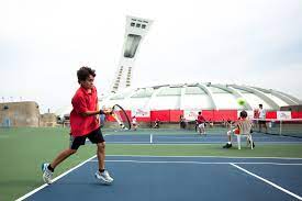 Des terrains de tennis intérieurs et extérieurs sont disponibles à montréal pour pratiquer votre sport en formule libre ou sous réservation. Smash Mini Tennis Centre Parc Olympique Parc Olympique